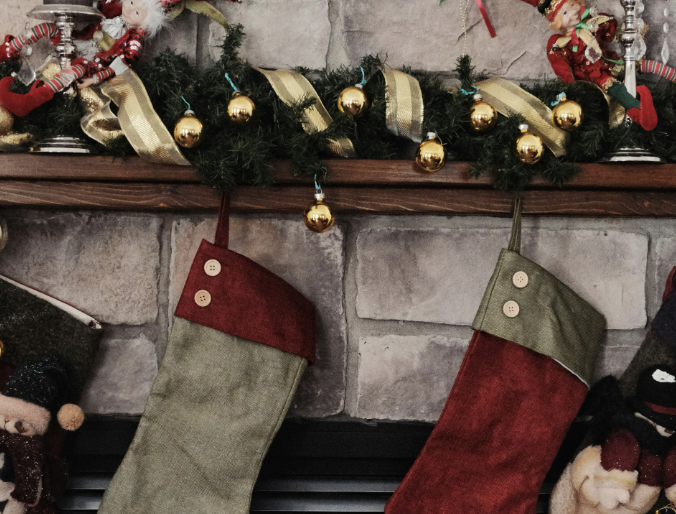 Holiday Home Decor Gifts That Add Warmth and Cheer
